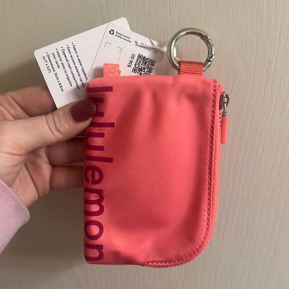 ✨Lululemon Clippable Card Pouch Sakura Pink / Washed Mauve✨ - Picture 7 of 9